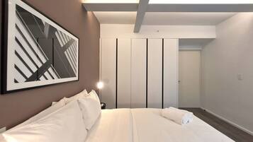 Apartamento | 2 quartos, escrivaninha, ferros/tábuas de passar roupa