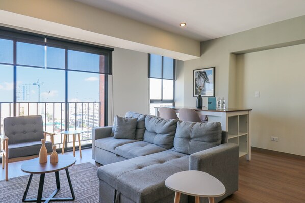 Apartment - w Artistic 2BR With Balcony in Miraflores (Lima)