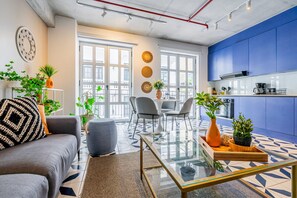 Apartment | 2 bedrooms, Internet - w Stylish 2BR in Plaza Herrera (Panama City)