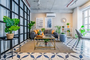 Apartment | 2 bedrooms, Internet - w Stylish 2BR in Plaza Herrera (Panama City)