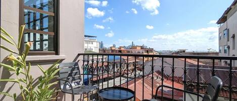 公寓 | 1 多间卧室、高速上网