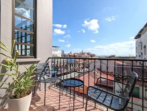 1 bedroom, Internet - w Artistic 1BR in Casco Viejo (Panama City)