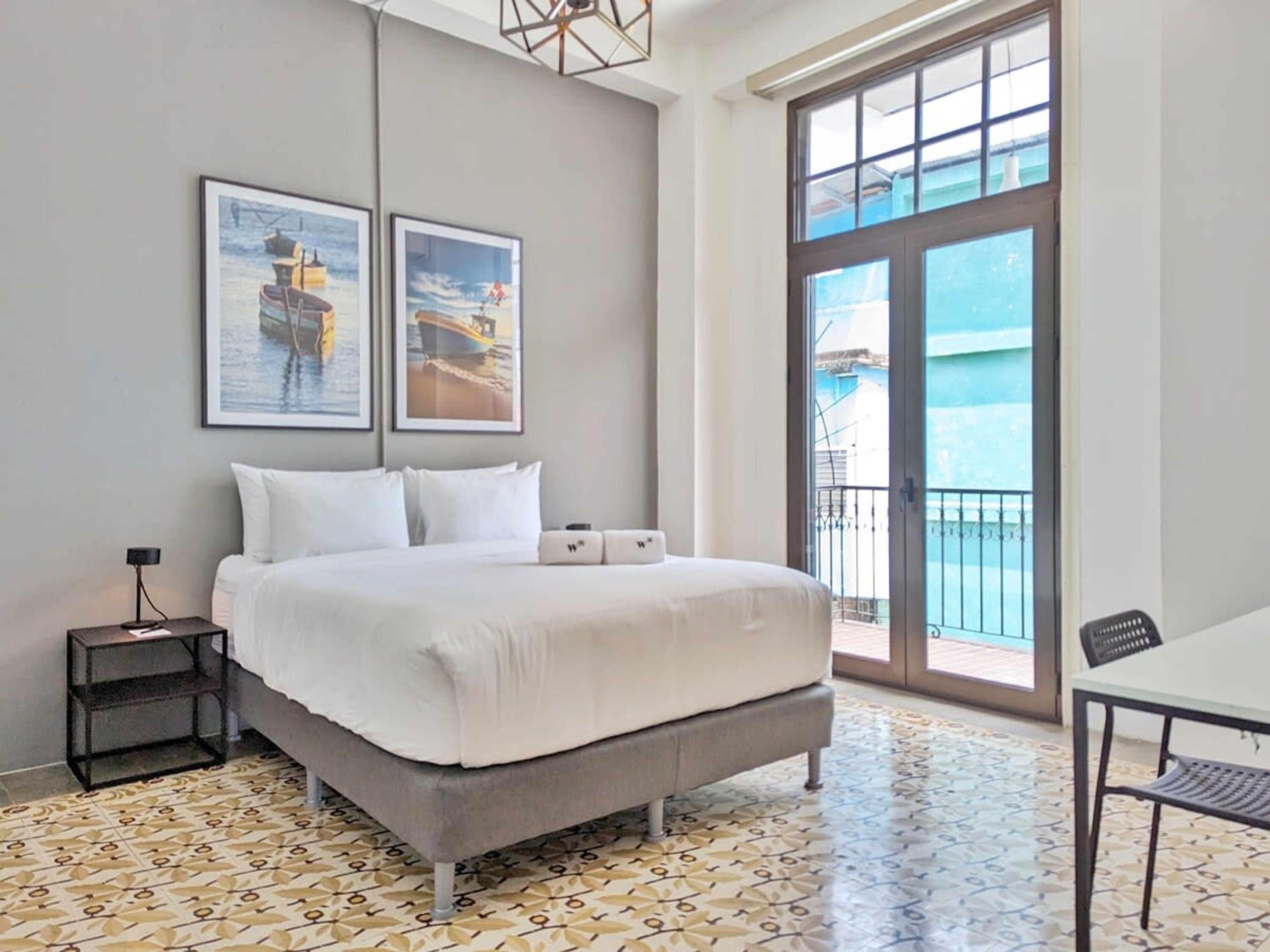 2 عدّة غرف نوم وخدمة الإنترنت