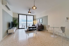 1 bedroom, Internet - w Unique 1BR in Casco Antiguo (Panama City)