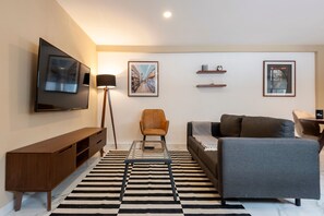 1 bedroom, Internet - w Artistic 1BR in Polanco (Mexico City)