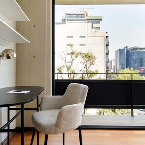 2 عدّة غرف نوم وخدمة الإنترنت