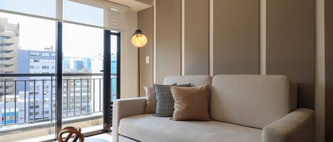 1 bedroom, desk, iron/ironing board, Internet