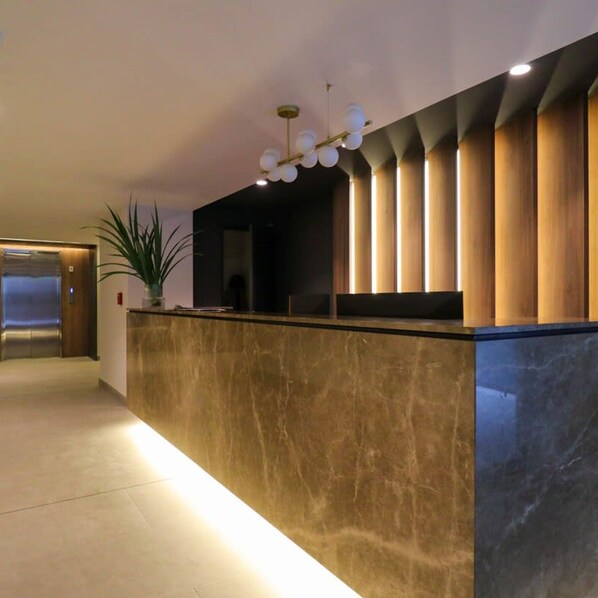 Apartment | 2 bedrooms, Internet - w Amazing 2BR With Balcony in Miraflores (Lima)