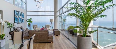 Apartment | 5 bedrooms, desk, Internet