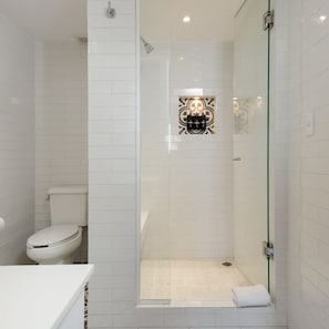 2 bedrooms - w Vibrant 2BR With Balcony in Condesa (Mexico City)