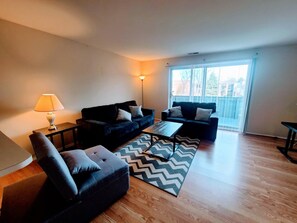 Apartment, Accessible | 2 bedrooms - Amazing Clean Large Parking Long Term Avail (Elkins Park)