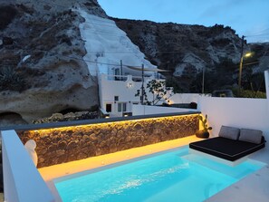 Superior Cave Suite With Private Pool