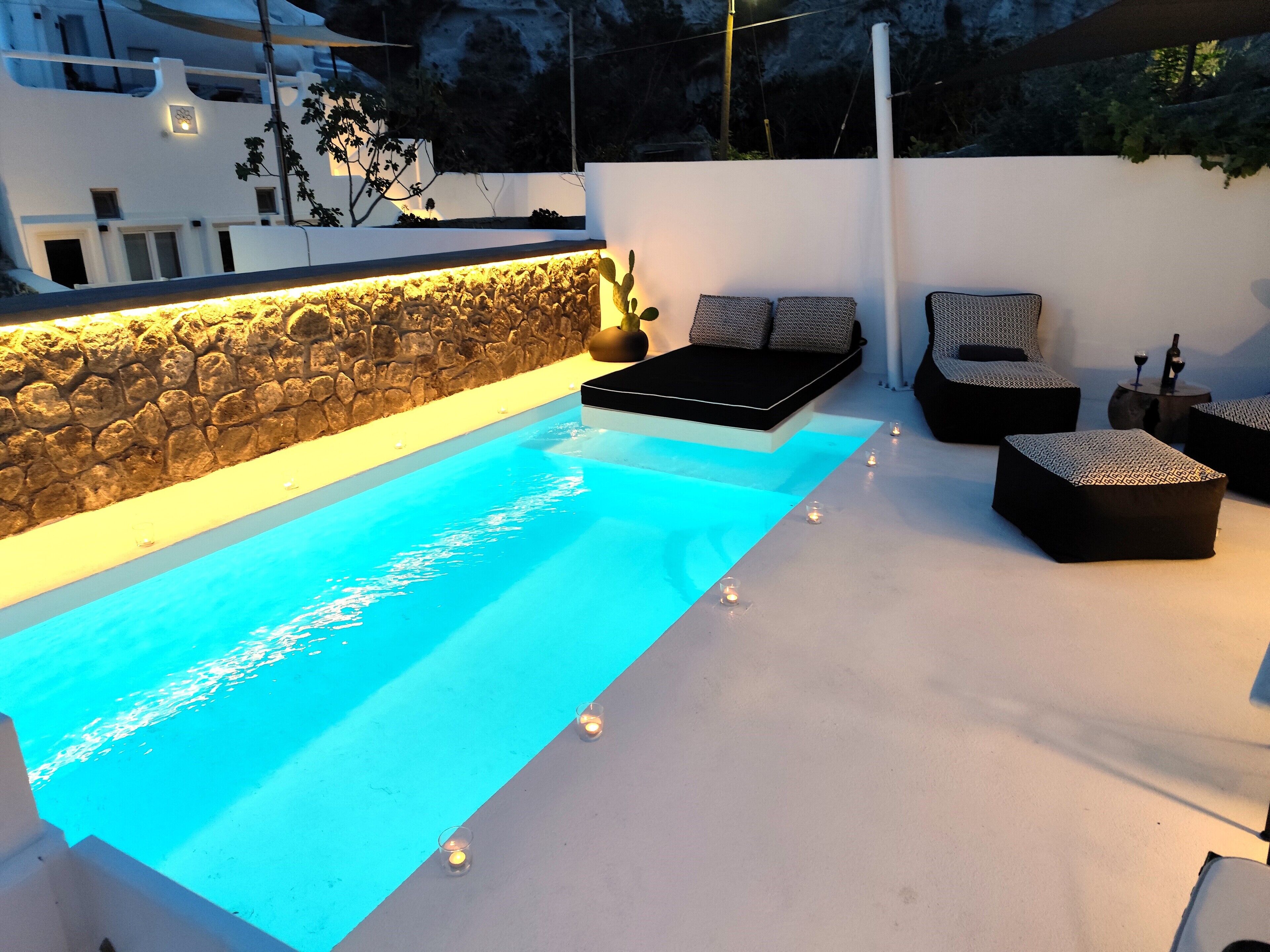Superior Cave Suite With Private Pool | Pillowtop beds, individually decorated, individually furnished