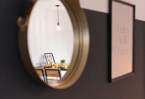 House | Interior - Captivating Beverley 3-bed House Private Parking (Beverley)