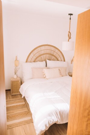4 Schlafzimmer, Schreibtisch, Reisekinderbett, WLAN