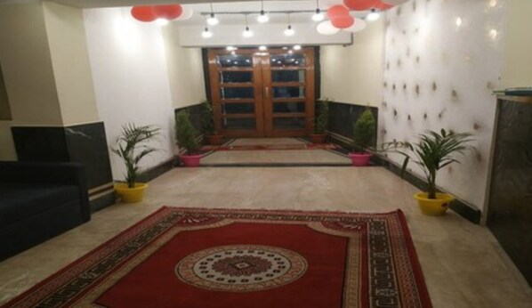 Property entrance - Hotel Niladri Plaza Siliguri (Siliguri)