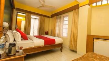 Standard Double Room | Desk, soundproofing, free WiFi, bed sheets