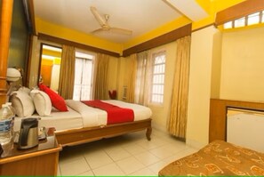 Standard Double Room | Desk, soundproofing, free WiFi, bed sheets