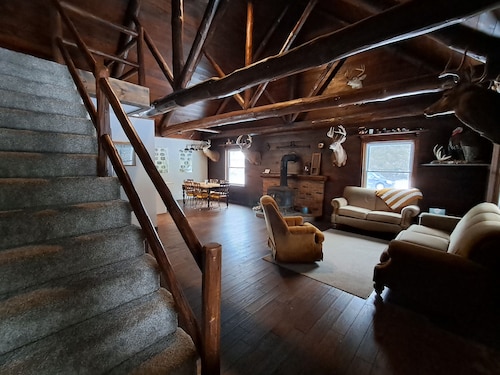 REMODELED Rustic Log Cabin Woodland Retreat