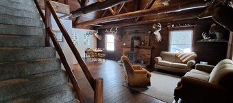 REMODELED Rustic Log Cabin Woodland Retreat