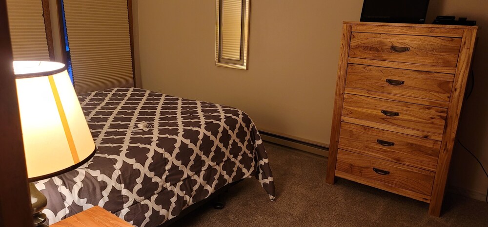 Curated visual reference: Visual Reference: Mountain View 3Br Ski Valet Shuttle Service