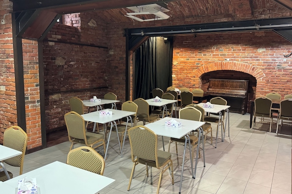 Sarapan bufet setiap hari (PLN 45 seorang)