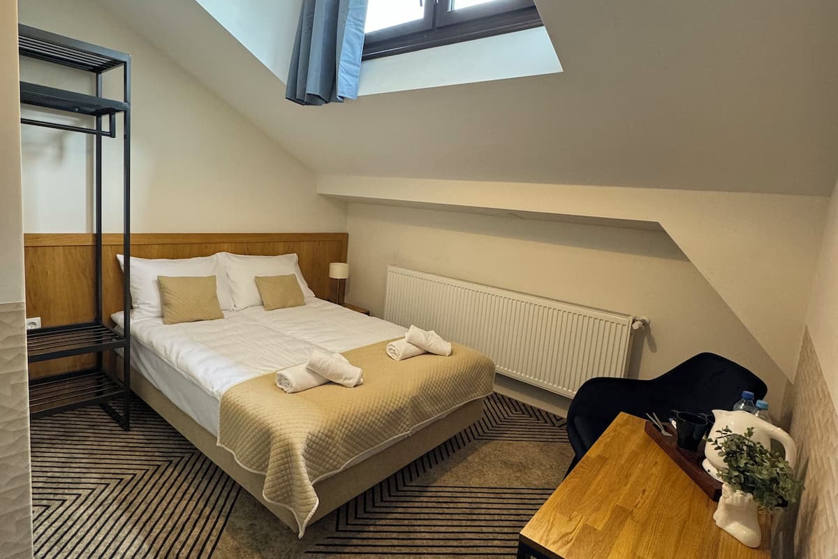 Hypo-allergenic bedding, pillow-top beds, laptop workspace