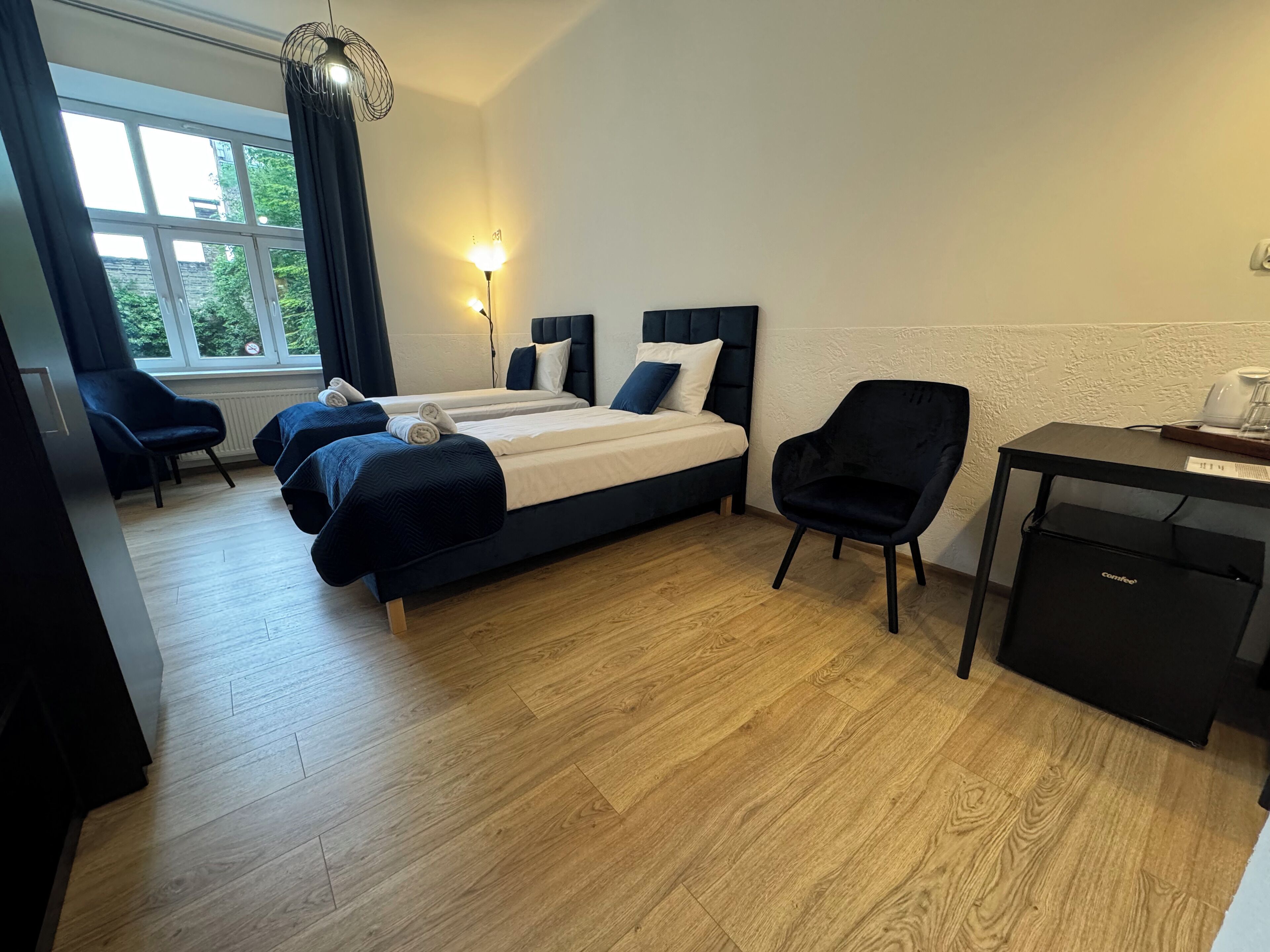 Allergikerbettwaren, Pillowtop-Betten, laptopgeeigneter Arbeitsplatz