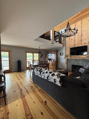 Smart TV, fireplace, computer monitors, printers