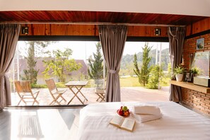 1 kamar tidur, seprai premium, busa memori, dan meja kerja