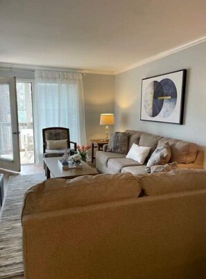 Living area - Our Getaway Two (New Bern)