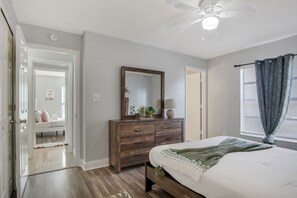 3 quartos, ferros/tábuas de passar roupa, Wi-Fi, roupa de cama