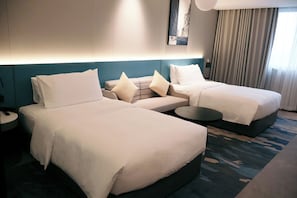 Kamar Twin Bisnis, Beberapa Tempat Tidur | Seprai premium, selimut bulu angsa, busa memori, dan brankas