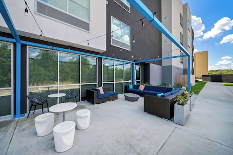 Terrace/patio. Tru by Hilton Plano Hwy 75
