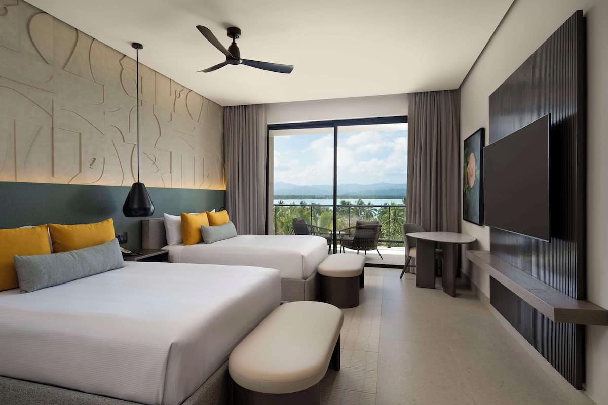 1 bedroom, premium bedding, free minibar, in-room safe