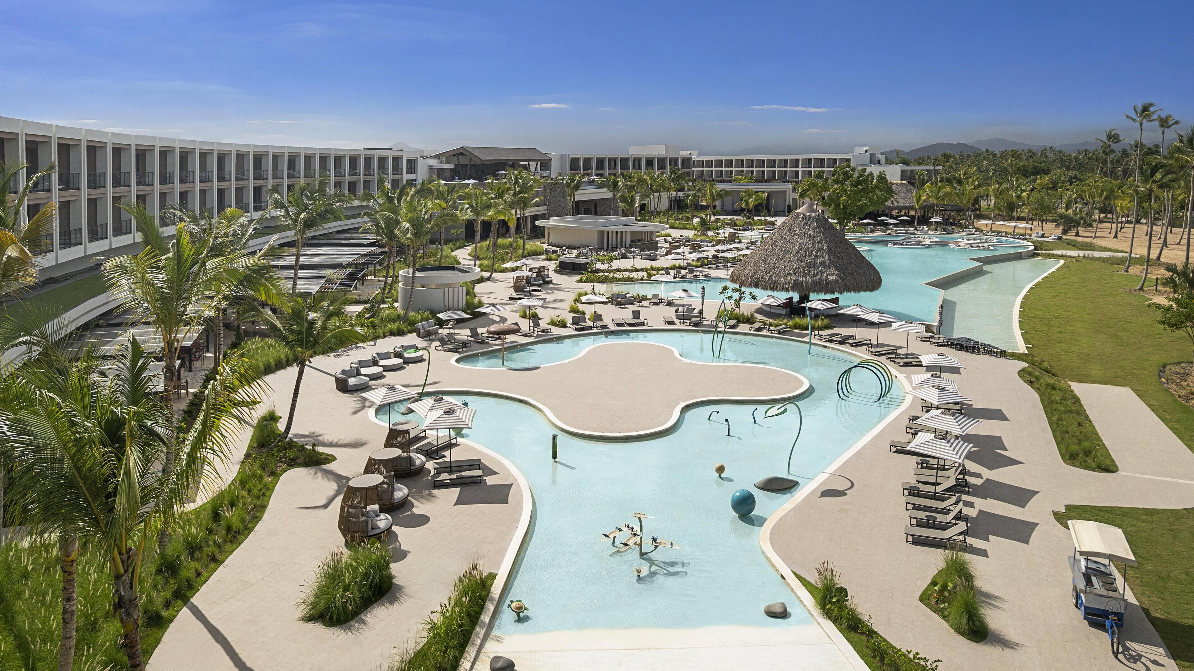 3 albercas al aire libre 