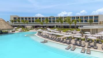 3 piscinas al aire libre