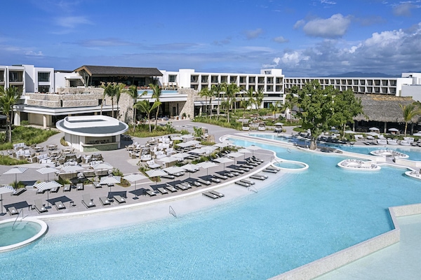 3 kolam renang terbuka