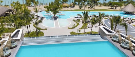 3 outdoor pools