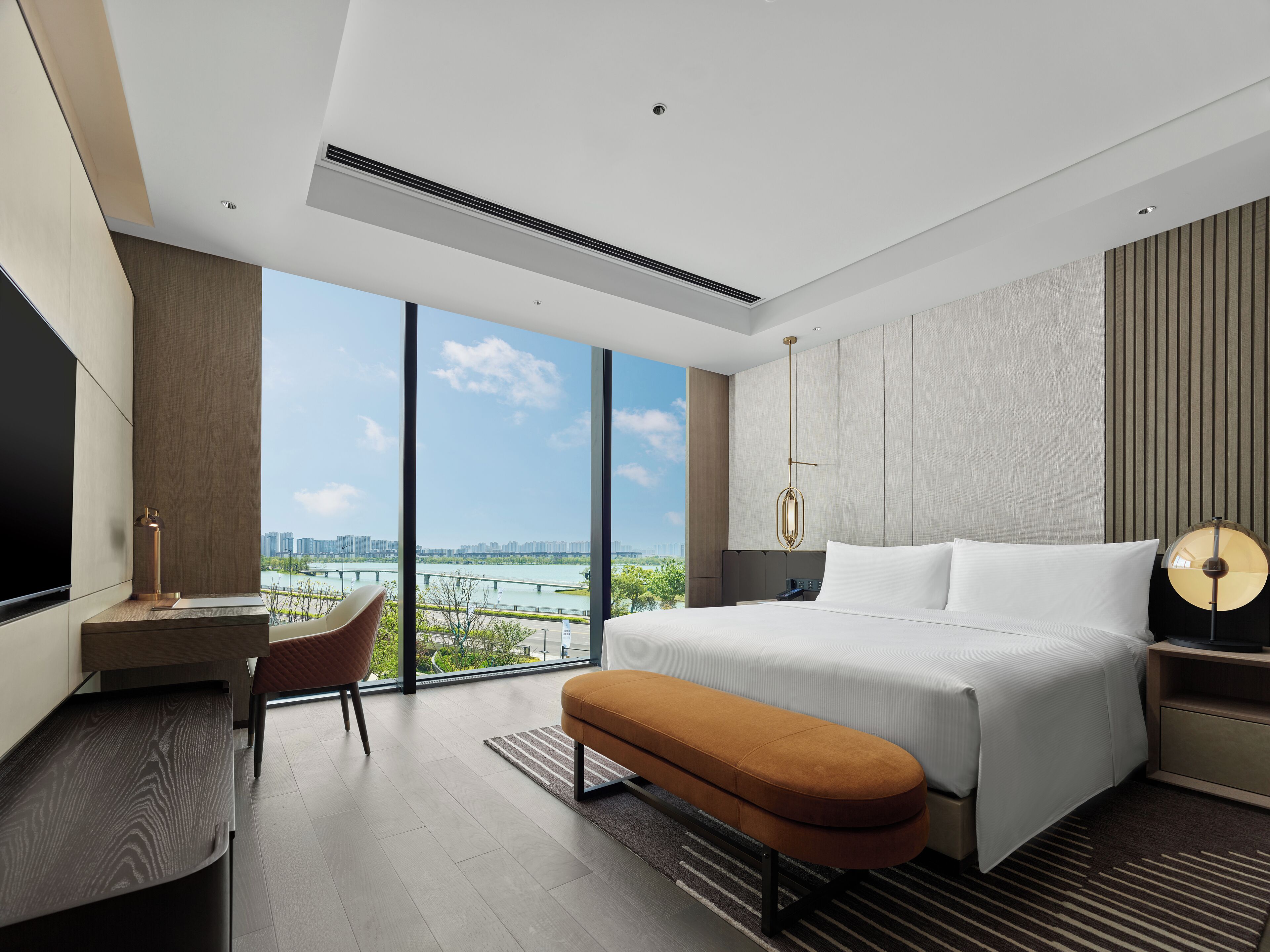 Suite Deluxe, 2 habitaciones | Ropa de cama de alta calidad, edredones de plumas, minibar y caja fuerte
