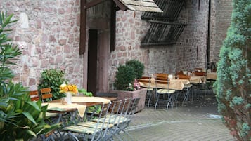 Restauration extérieure