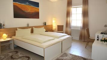 9 Schlafzimmer, Bügeleisen/Bügelbrett, WLAN, Bettwäsche