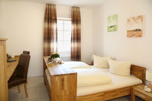 9 bedrooms, iron/ironing board, WiFi, bed sheets