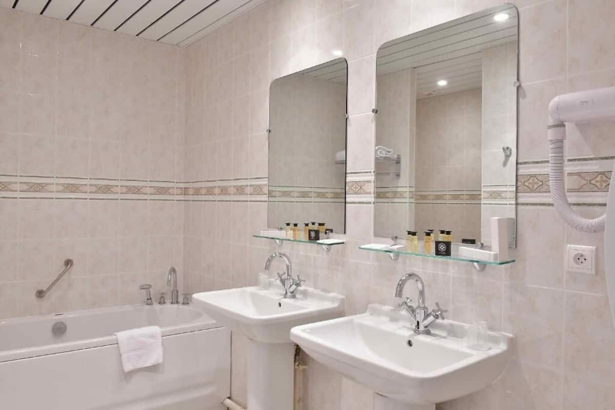 Comfort Suite | Bathroom