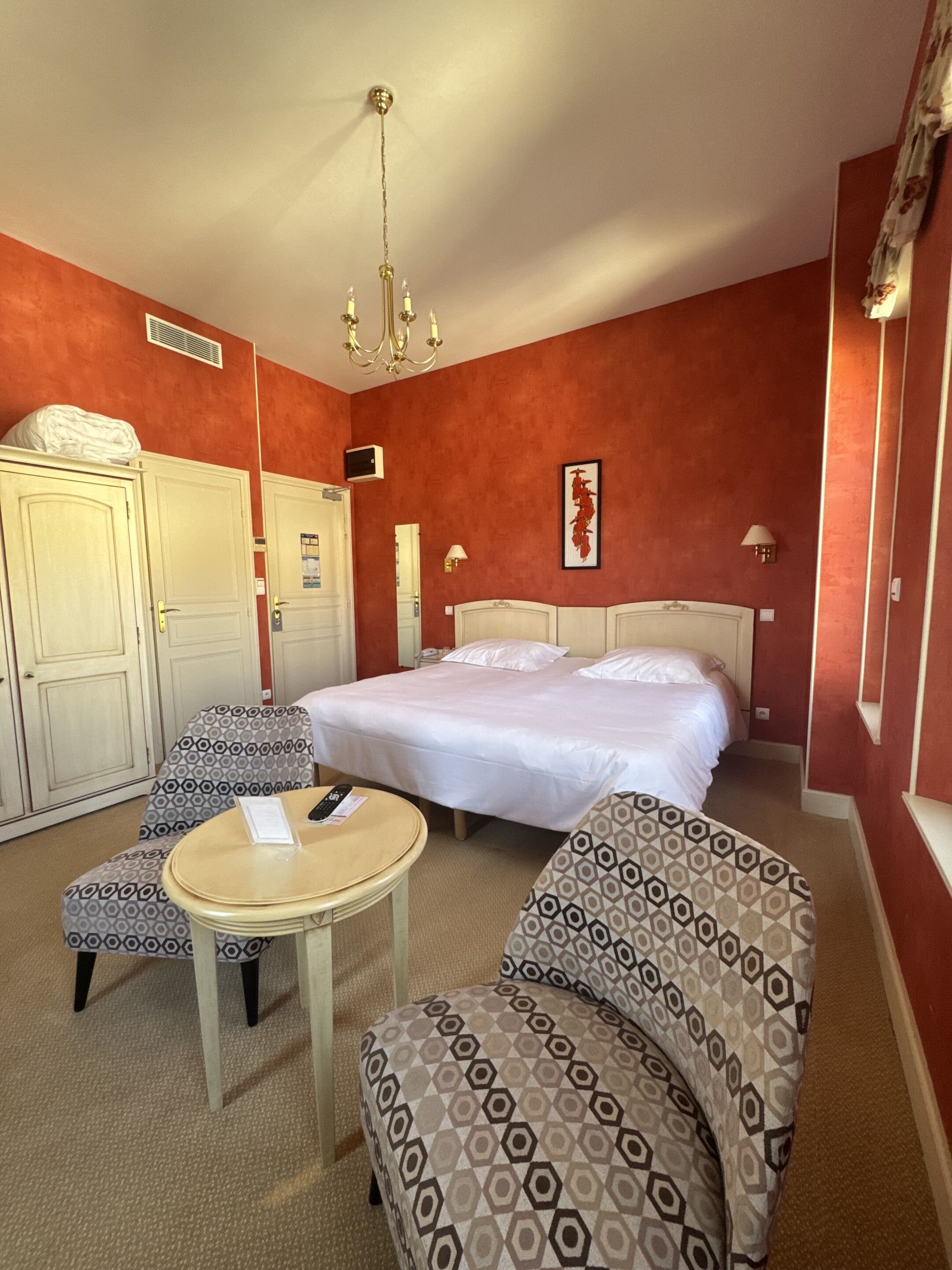 Coffres-forts dans les chambres, rideaux occultants