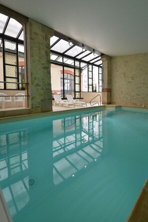Indoor pool - Hotel Castel Jeanson (Aÿ-Champagne)