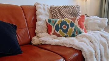 4 chambres, bureau, fer et planche Ă repasser, lit parapluie