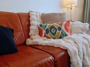 4 bedrooms, desk, iron/ironing board, travel cot - 4 bed house, Bare village, Morecambe *Sea Views* (Bare)