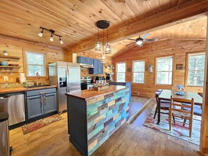 Geladeira, micro-ondas, fogão, cooktop