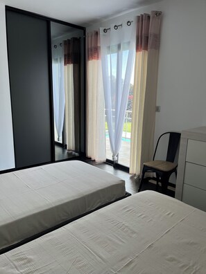 2 soverom, strykejern/-brett, reiseseng for barn og wi-fi (inkludert)